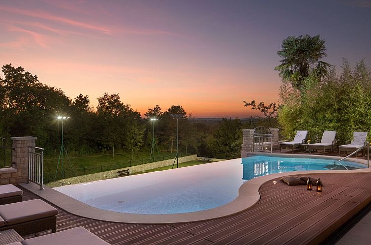 Vakantiehuis Wunderschöne Ferienvilla Vlastelini