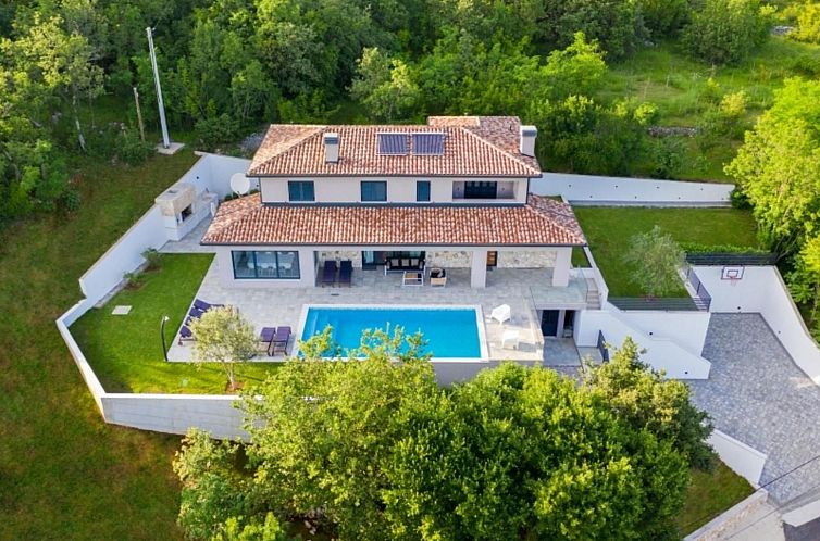 Vakantiehuis Moderne Villa Arsia mit Pool, gelegen in der N?