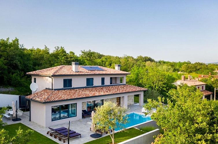 Vakantiehuis Moderne Villa Arsia mit Pool, gelegen in der N?