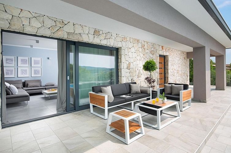 Vakantiehuis Moderne Villa Arsia mit Pool, gelegen in der N?