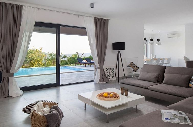 Vakantiehuis Moderne Villa Arsia mit Pool, gelegen in der N?