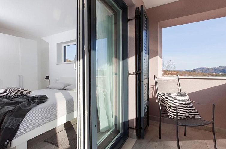 Vakantiehuis Moderne Villa Arsia mit Pool, gelegen in der N?