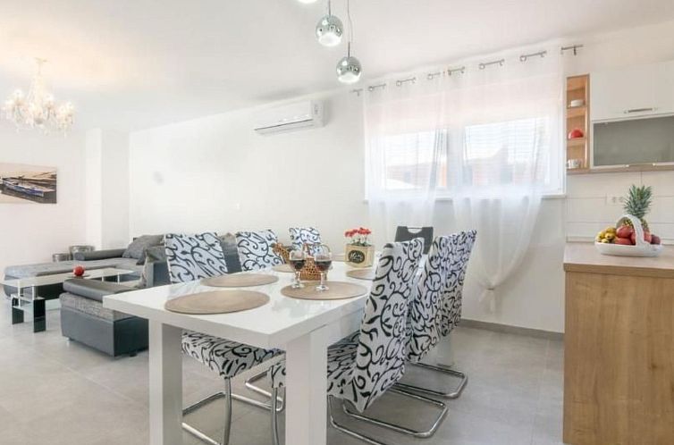 Vakantiehuis Haus Stella in Kapelica, Istrien mit privatem P