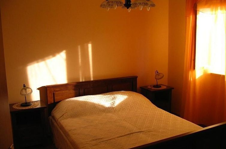 Vakantiehuis Charmantes Ferienhaus in Bartići mit Terrasse