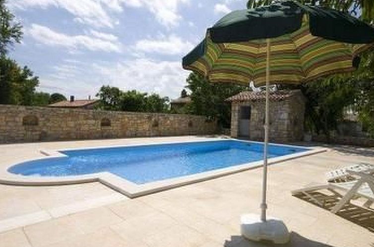 Appartement in Paradiž mit Barbecue