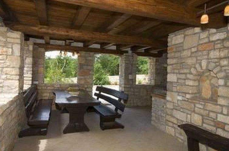 Appartement in Paradiž mit Barbecue