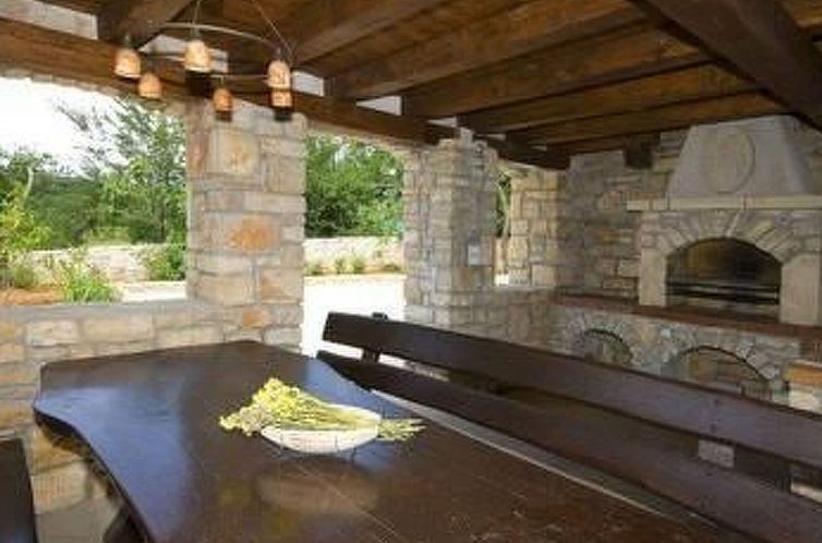 Appartement in Paradiž mit Barbecue