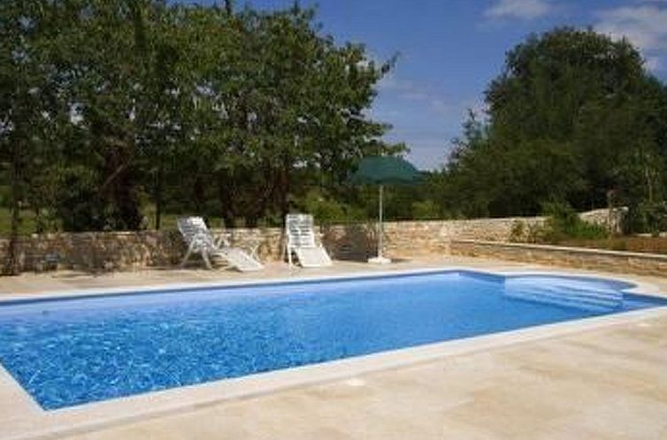 Appartement in Paradiž mit Barbecue