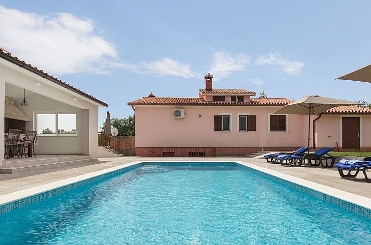 Vakantiehuis mit Garten, Grill und Terrasse