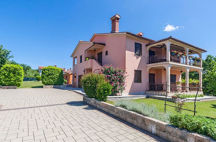 Unterkunft 10135330 - Ferienhaus Istrien - Vakantiehuis Vollständig freistehendes Haus mit schönem Ga