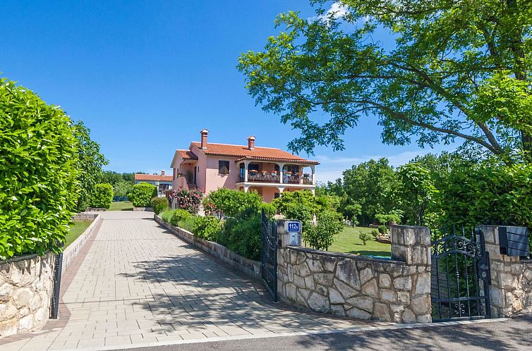 Vakantiehuis Vollständig freistehendes Haus mit schönem Ga