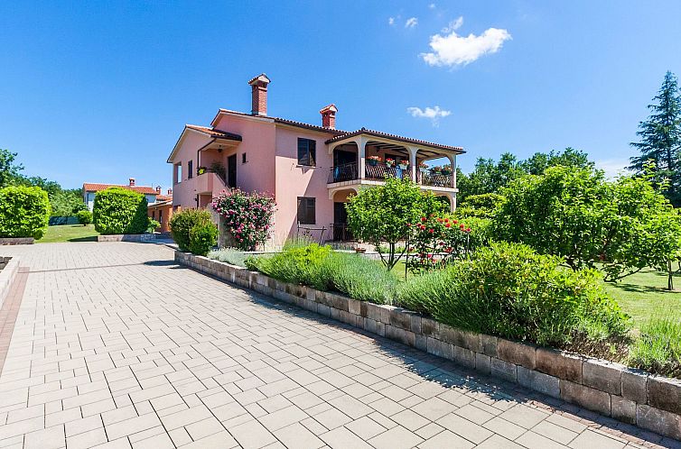 Vakantiehuis Vollständig freistehendes Haus mit schönem Ga