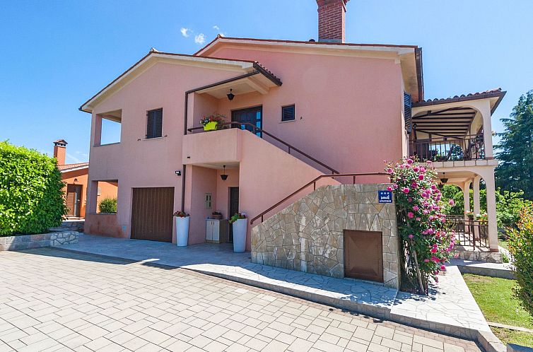 Vakantiehuis Vollständig freistehendes Haus mit schönem Ga