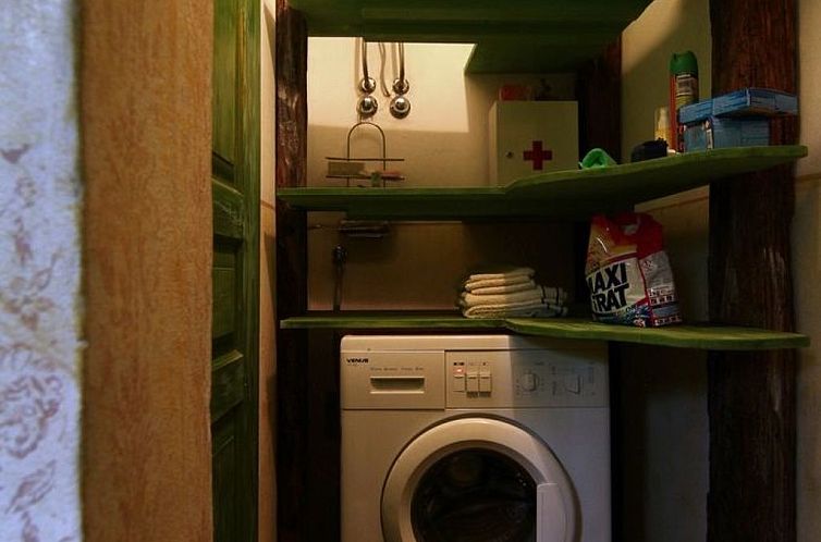 Vakantiehuis Modernes Ferienhaus in Drenje mit Privatem Gart