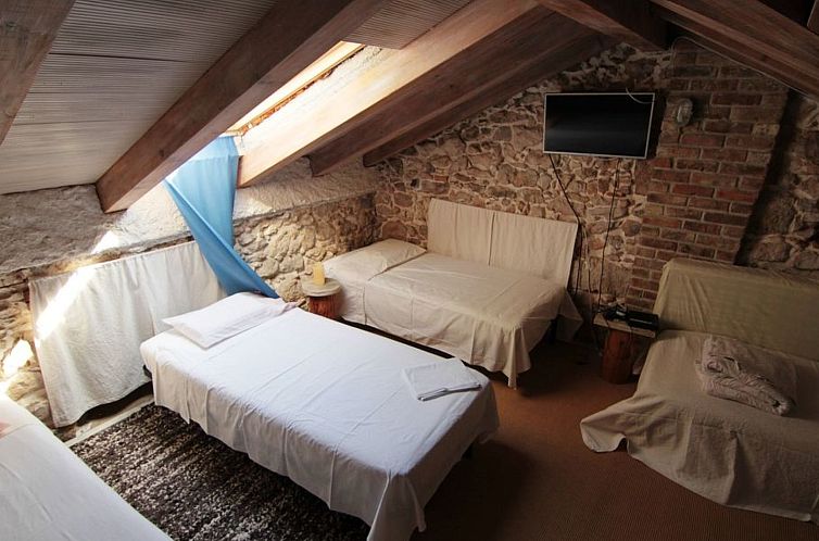 Vakantiehuis Modernes Ferienhaus in Drenje mit Privatem Gart