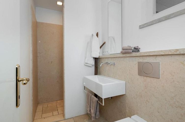 Appartement Traumhaftes Apartment mit großer Terrasse