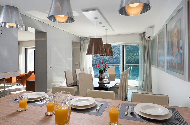 Vakantiehuis Vlastelini II