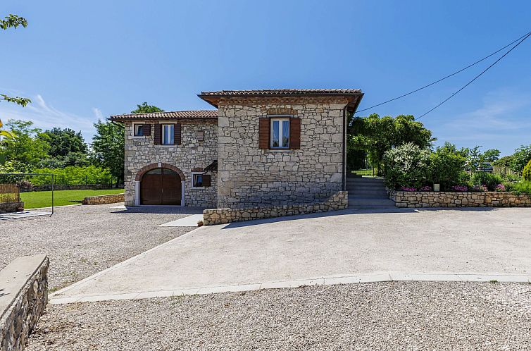 Vakantiehuis Old stone villa