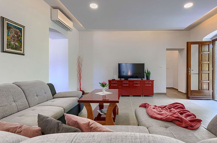 Vakantiehuis Old stone villa