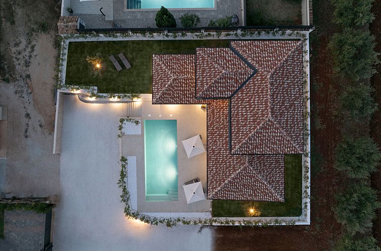 Vrijstaande woning in Porec/Varvari