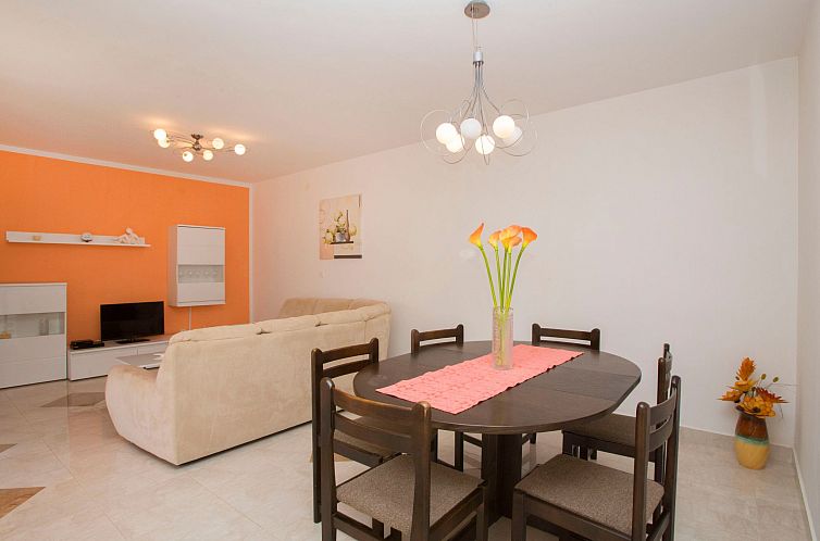 Vakantiehuis mit eigenem Pool und schönem Meerblick