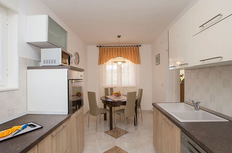 Vakantiehuis mit eigenem Pool und schönem Meerblick