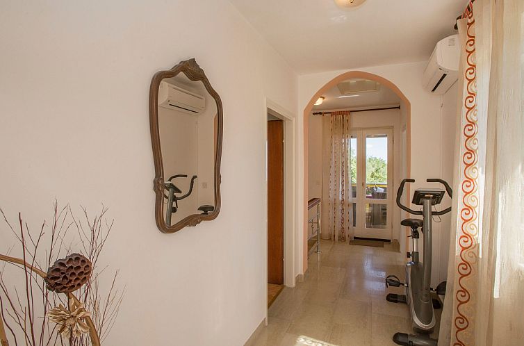 Vakantiehuis mit eigenem Pool und schönem Meerblick