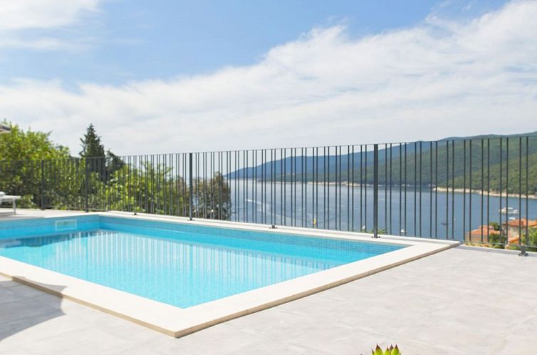 Vakantiehuis 'Persic' mit privatem Pool