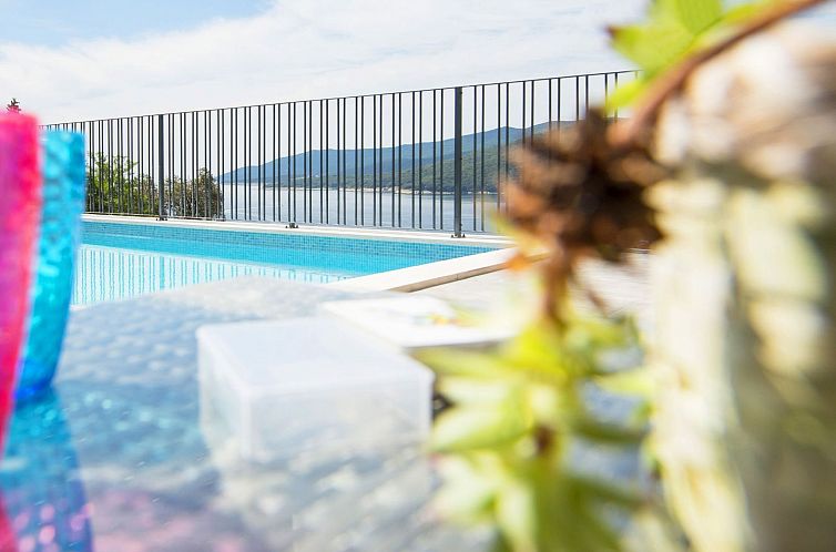 Vakantiehuis 'Persic' mit privatem Pool