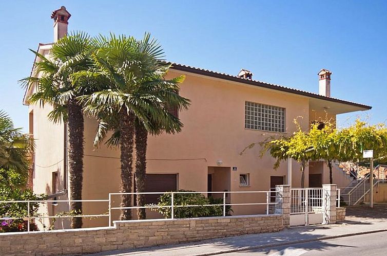 Appartement Drei-Zimmer-Wohnung in der Nähe des Meeres