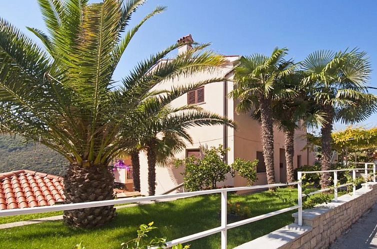 Appartement Drei-Zimmer-Wohnung in der Nähe des Meeres