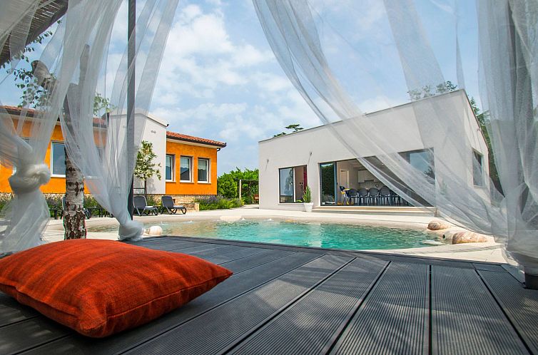 Unterkunft 1014606 - Ferienhaus Istrien - Vakantiehuis Schöne Villa mit Garten und Biodesign-Pool