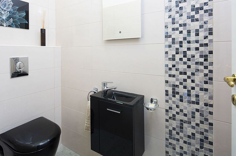 Vakantiehuis Schöne Villa mit Garten und Biodesign-Pool