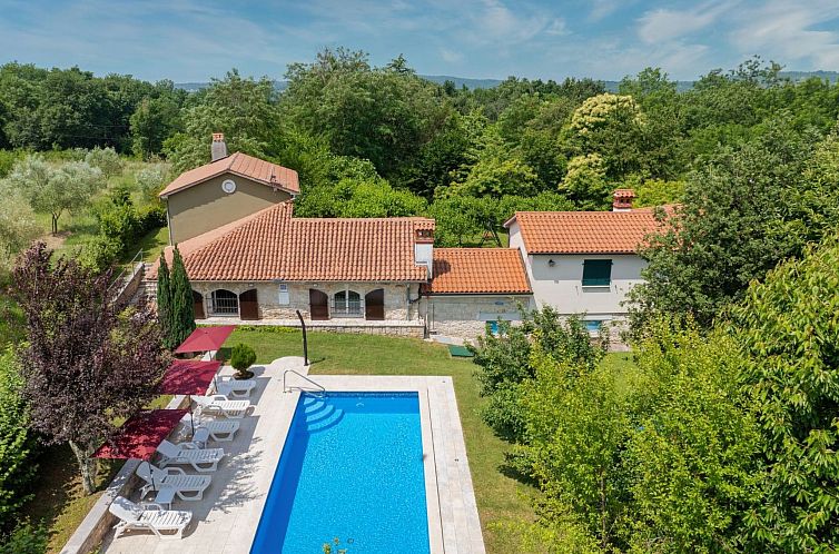 Vakantiehuis Gemütliches Ferienhaus in Ružići mit Offenem