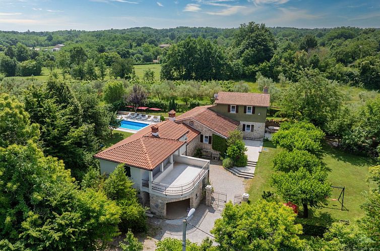 Vakantiehuis Gemütliches Ferienhaus in Ružići mit Offenem