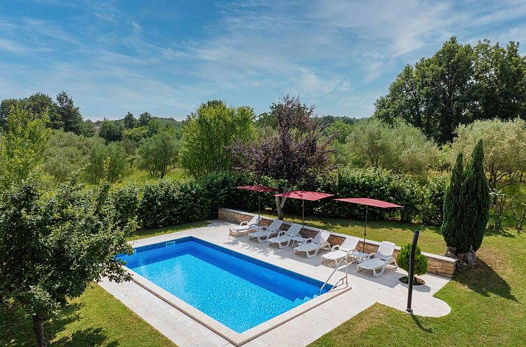 Vakantiehuis Gemütliches Ferienhaus in Ružići mit Offenem