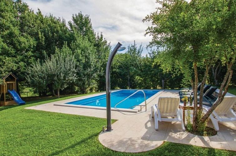 Vakantiehuis Gemütliches Ferienhaus in Ružići mit Offenem