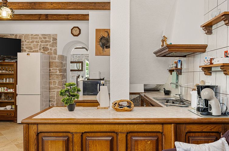 Vakantiehuis Gemütliches Ferienhaus in Ružići mit Offenem