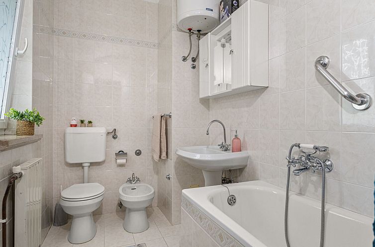 Vakantiehuis Gemütliches Ferienhaus in Ružići mit Offenem