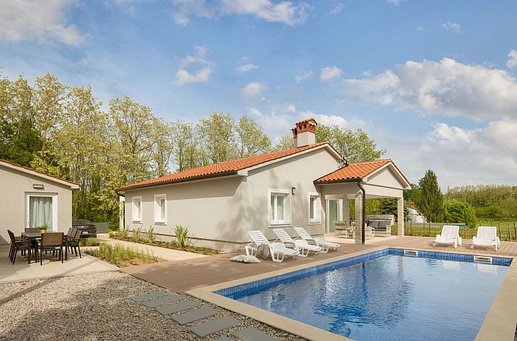 Unterkunft 1014611 - Ferienhaus Istrien - Vakantiehuis Charmante Villa mit gepflegtem Garten und behei