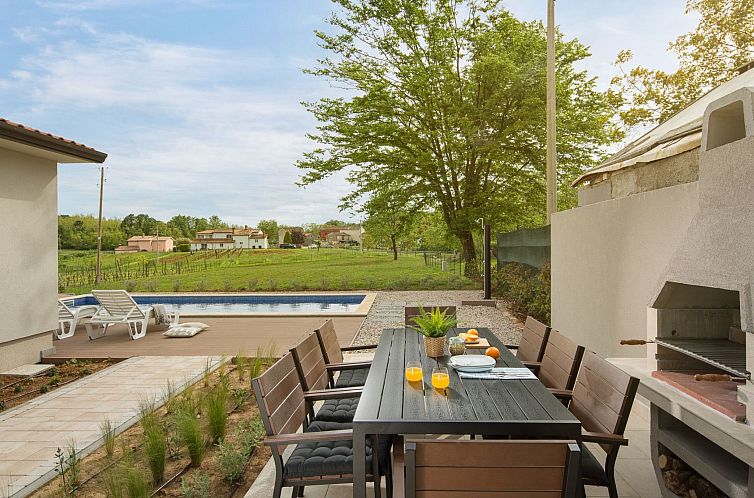 Vakantiehuis Charmante Villa mit gepflegtem Garten und behei