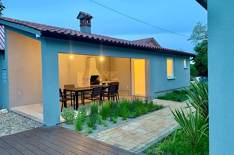 Vakantiehuis Charmante Villa mit gepflegtem Garten und behei