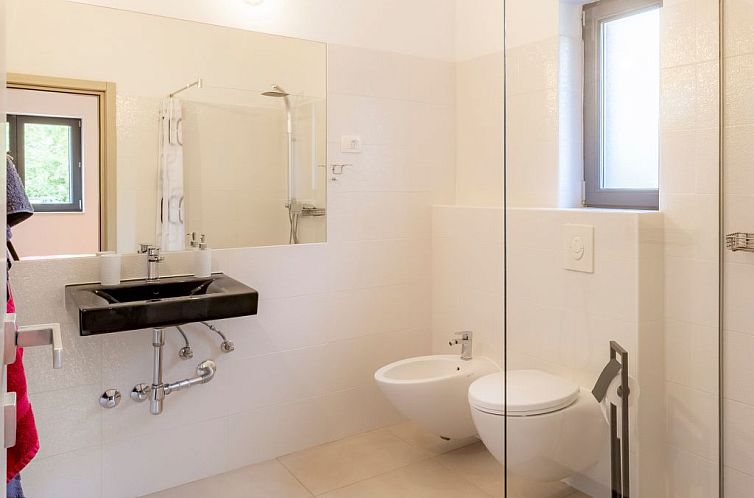 Vakantiehuis Red House Kraj Drage - Grüne Oase der Ruhe