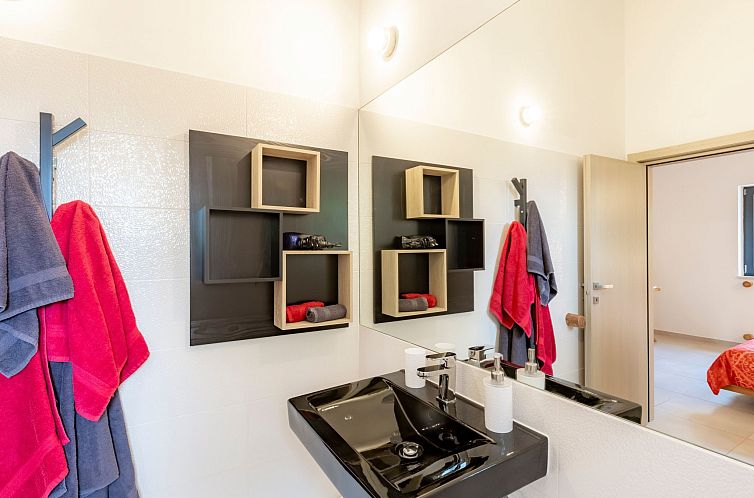 Vakantiehuis Red House Kraj Drage - Grüne Oase der Ruhe