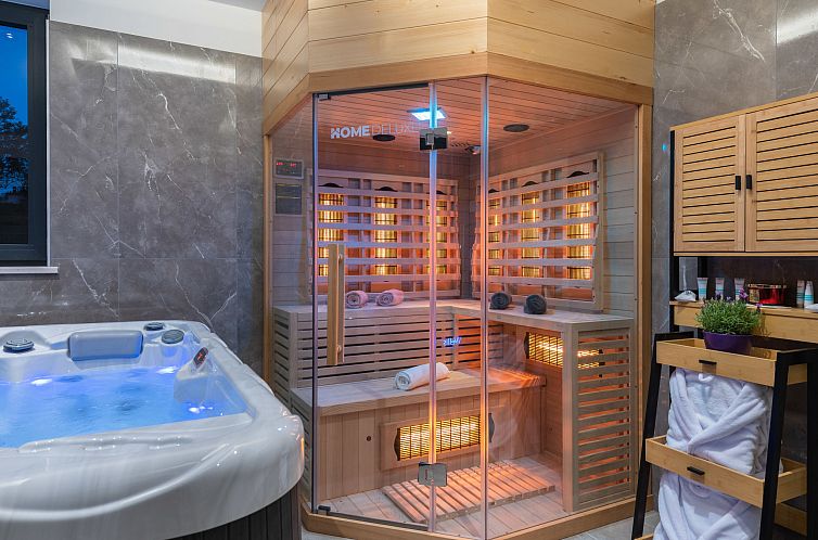 Vakantiehuis Villa Green Luxury & SPA II