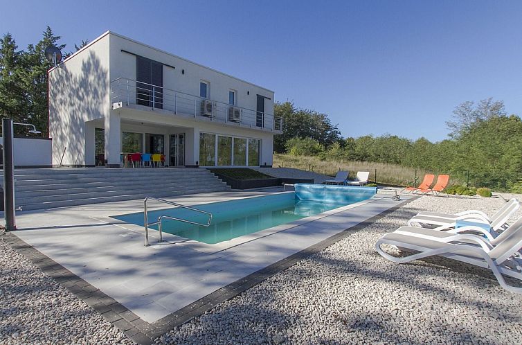 Vakantiehuis Villa mit Pool