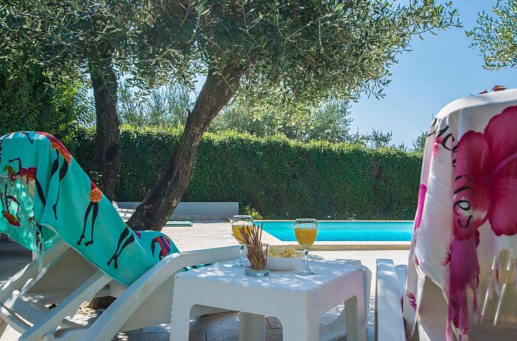 Vakantiehuis mit Pool, großer Garten