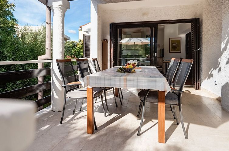 Vakantiehuis mit Pool, großer Garten