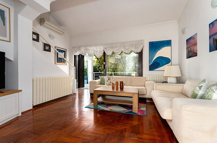 Vakantiehuis mit Pool, großer Garten