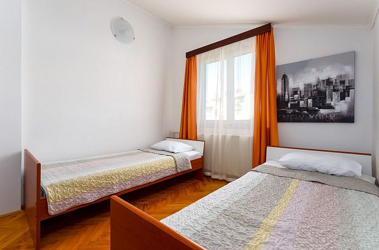 Vakantiehuis mit Pool, großer Garten